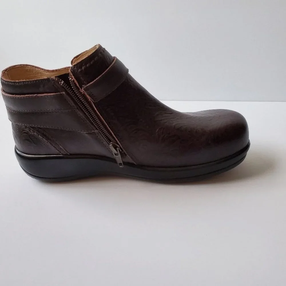 New Alegria Dylan Molasses Tooled Boots